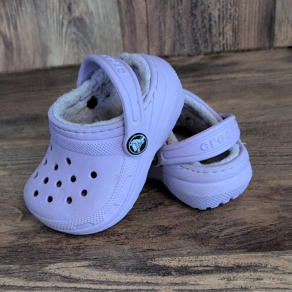 CROCS Lavender Slippers C5                  M528